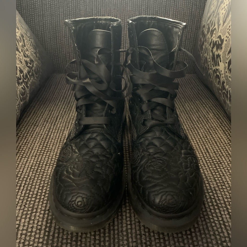 Dr. Martens Brause Rose Boots: (Size 7) Quilted Black Leather Rose Design.